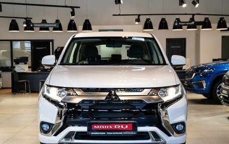 Mitsubishi Outlander III рестайлинг 3, 2022 год, 3 490 000 рублей, 1 фотография