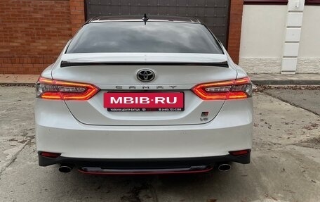 Toyota Camry, 2021 год, 4 250 000 рублей, 10 фотография
