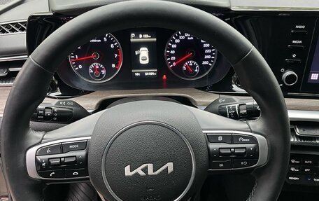 KIA K5, 2022 год, 2 500 000 рублей, 23 фотография