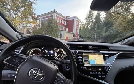 Toyota Camry, 2020 год, 2 600 000 рублей, 10 фотография