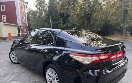 Toyota Camry, 2020 год, 2 600 000 рублей, 6 фотография