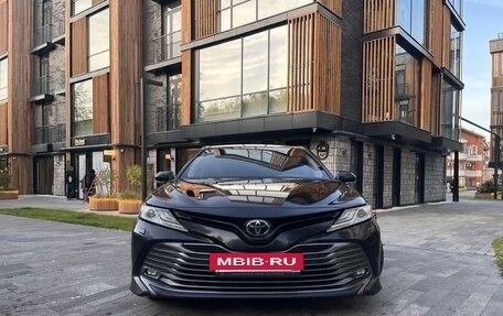Toyota Camry, 2020 год, 2 600 000 рублей, 2 фотография
