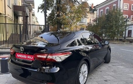 Toyota Camry, 2020 год, 2 600 000 рублей, 4 фотография