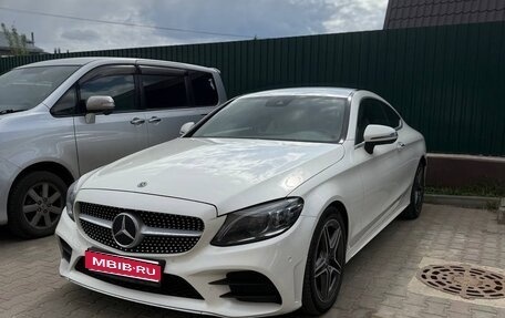 Mercedes-Benz C-Класс, 2019 год, 3 900 000 рублей, 1 фотография