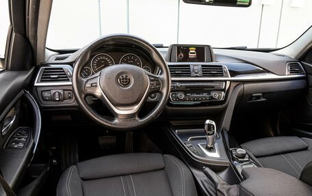 BMW 3 серия, 2017 год, 1 945 000 рублей, 6 фотография