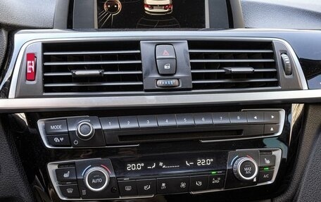BMW 3 серия, 2017 год, 1 945 000 рублей, 14 фотография