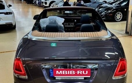 Rolls-Royce Dawn, 2021 год, 35 000 000 рублей, 4 фотография