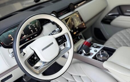 Land Rover Range Rover IV рестайлинг, 2022 год, 16 900 000 рублей, 12 фотография