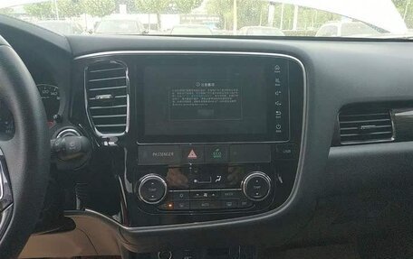 Mitsubishi Outlander III рестайлинг 3, 2021 год, 2 320 000 рублей, 16 фотография