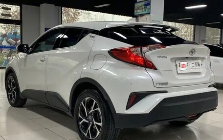 Toyota C-HR I рестайлинг, 2021 год, 1 790 000 рублей, 3 фотография