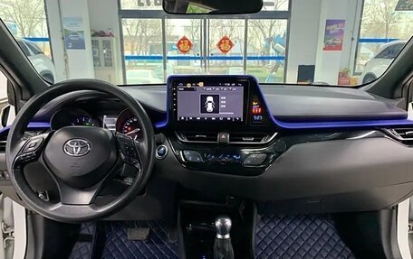 Toyota C-HR I рестайлинг, 2021 год, 1 790 000 рублей, 12 фотография