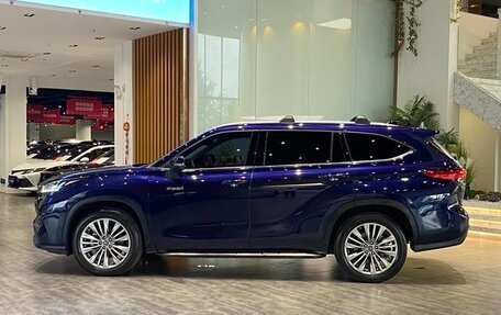 Toyota Highlander, 2022 год, 3 750 000 рублей, 6 фотография