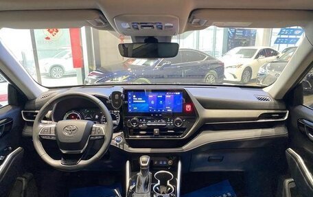 Toyota Highlander, 2022 год, 3 750 000 рублей, 14 фотография