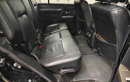 Mitsubishi Pajero IV, 2011 год, 1 750 000 рублей, 16 фотография
