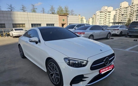 Mercedes-Benz E-Класс, 2022 год, 4 660 000 рублей, 2 фотография