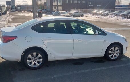 Opel Astra J, 2014 год, 890 000 рублей, 3 фотография