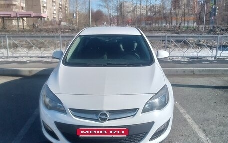 Opel Astra J, 2014 год, 890 000 рублей, 4 фотография