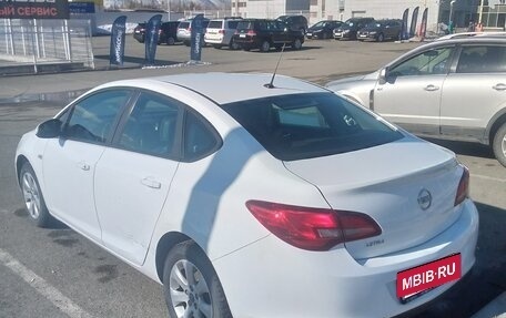 Opel Astra J, 2014 год, 890 000 рублей, 2 фотография