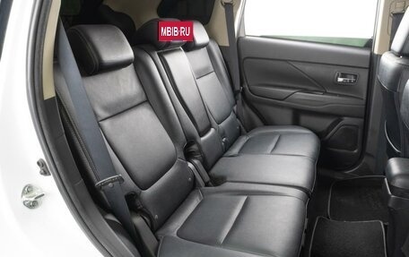 Mitsubishi Outlander III рестайлинг 3, 2018 год, 2 489 000 рублей, 7 фотография