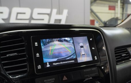 Mitsubishi Outlander III рестайлинг 3, 2018 год, 2 489 000 рублей, 12 фотография