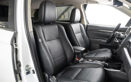 Mitsubishi Outlander III рестайлинг 3, 2018 год, 2 489 000 рублей, 8 фотография