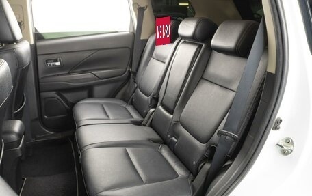 Mitsubishi Outlander III рестайлинг 3, 2018 год, 2 489 000 рублей, 9 фотография