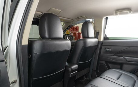 Mitsubishi Outlander III рестайлинг 3, 2018 год, 2 489 000 рублей, 11 фотография