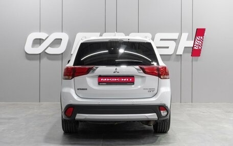 Mitsubishi Outlander III рестайлинг 3, 2018 год, 2 489 000 рублей, 4 фотография