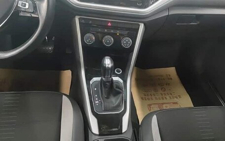 Volkswagen T-Roc I, 2021 год, 1 450 000 рублей, 15 фотография