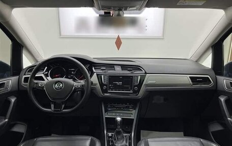 Volkswagen Touran III, 2022 год, 1 790 000 рублей, 9 фотография