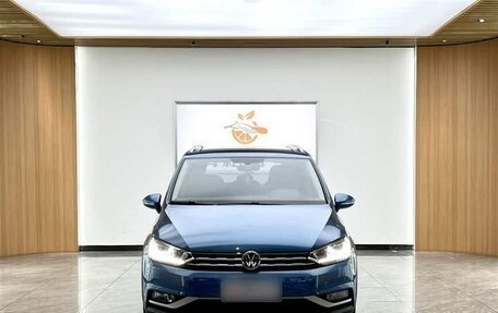 Volkswagen Touran III, 2022 год, 1 790 000 рублей, 3 фотография