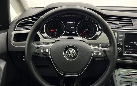 Volkswagen Touran III, 2022 год, 1 790 000 рублей, 10 фотография