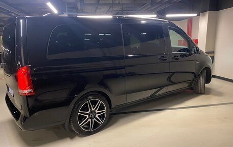 Mercedes-Benz V-Класс, 2017 год, 6 000 000 рублей, 3 фотография
