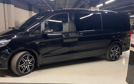 Mercedes-Benz V-Класс, 2017 год, 6 000 000 рублей, 2 фотография