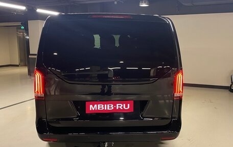 Mercedes-Benz V-Класс, 2017 год, 6 000 000 рублей, 6 фотография