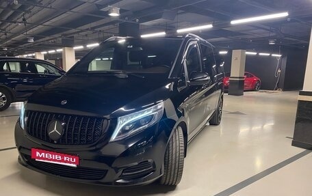 Mercedes-Benz V-Класс, 2017 год, 6 000 000 рублей, 4 фотография