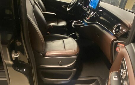 Mercedes-Benz V-Класс, 2017 год, 6 000 000 рублей, 19 фотография
