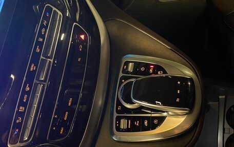Mercedes-Benz V-Класс, 2017 год, 6 000 000 рублей, 23 фотография