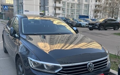 Volkswagen Passat B8 рестайлинг, 2015 год, 1 600 000 рублей, 2 фотография