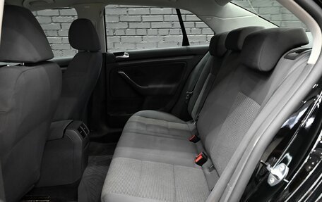 Volkswagen Jetta VI, 2009 год, 750 000 рублей, 18 фотография