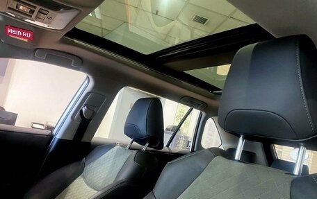 Toyota RAV4, 2024 год, 5 400 000 рублей, 8 фотография