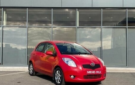 Toyota Yaris III рестайлинг, 2007 год, 539 000 рублей, 2 фотография