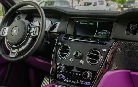 Rolls-Royce Cullinan, 2021 год, 45 500 000 рублей, 24 фотография