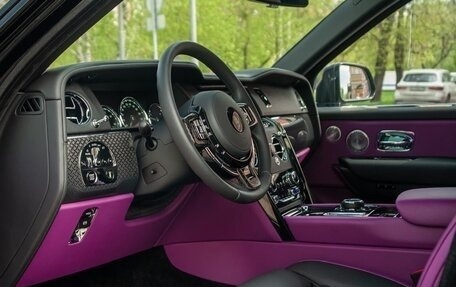 Rolls-Royce Cullinan, 2021 год, 45 500 000 рублей, 25 фотография