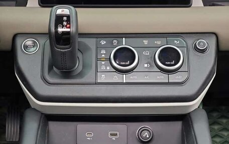 Land Rover Defender II, 2021 год, 6 776 123 рублей, 11 фотография