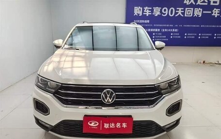 Volkswagen T-Roc I, 2022 год, 1 490 000 рублей, 2 фотография
