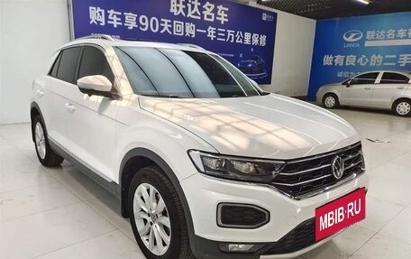 Volkswagen T-Roc I, 2022 год, 1 490 000 рублей, 3 фотография