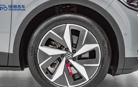 Volkswagen ID.4, 2022 год, 2 240 000 рублей, 11 фотография
