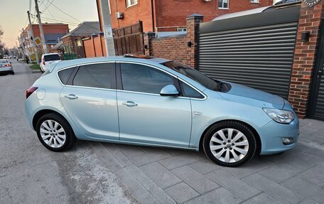 Opel Astra J, 2010 год, 570 000 рублей, 3 фотография