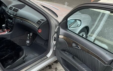 Mercedes-Benz E-Класс, 2004 год, 850 000 рублей, 5 фотография